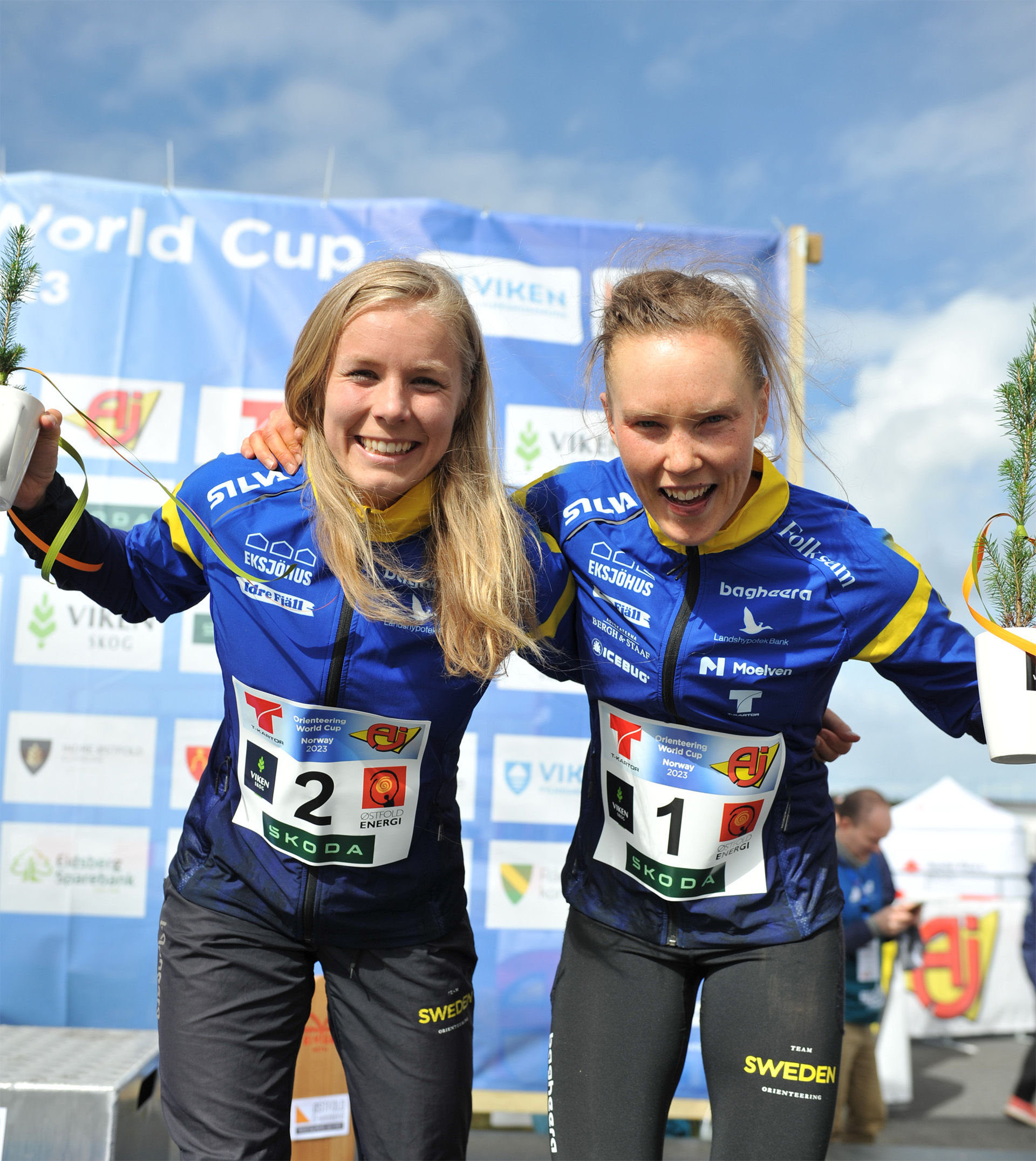Sara Hagström och Tove Alexandersson efter dubbelseger på världscupen i Norge.