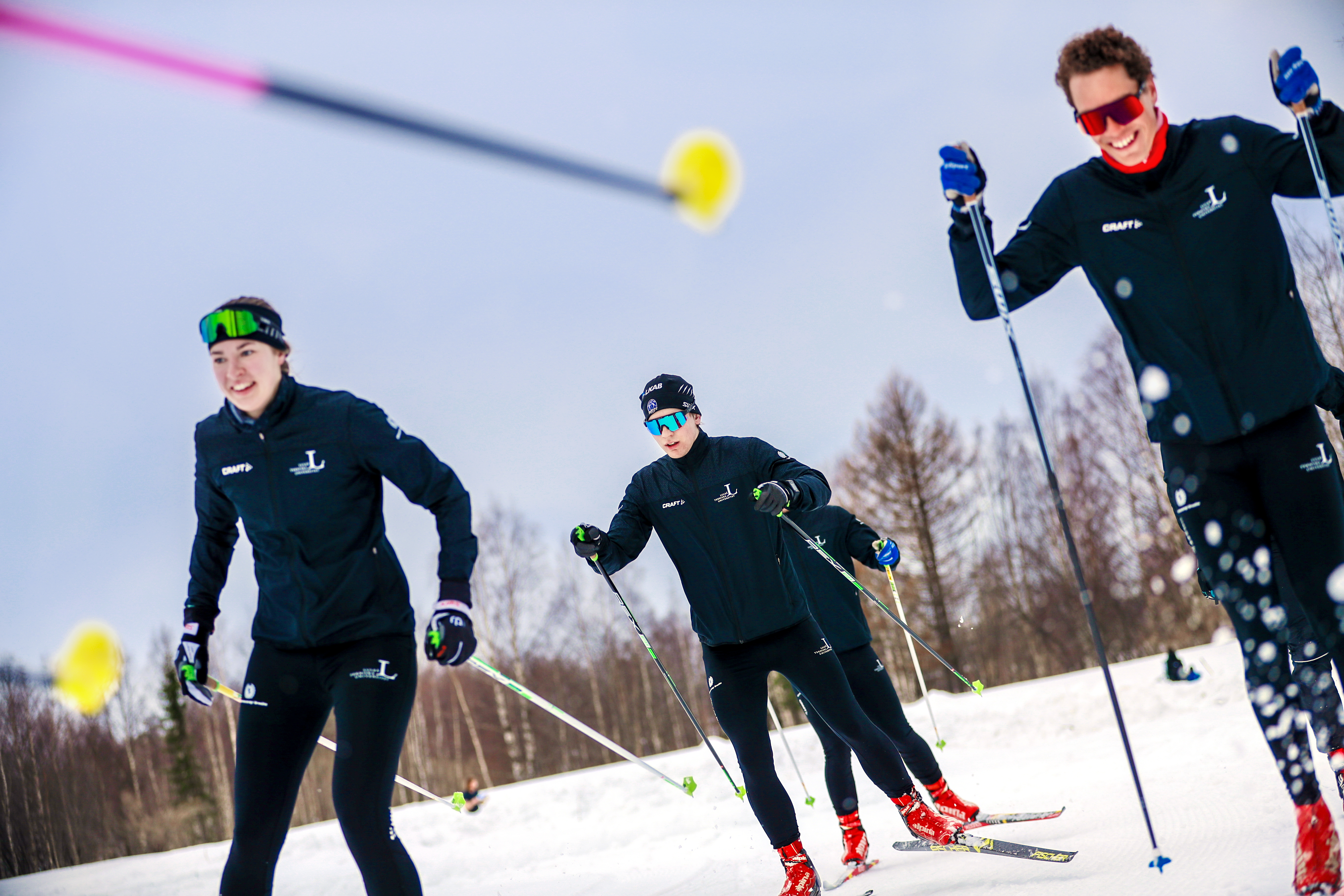 Elin Schagerström som tränar tillsammans med idrottare från andra skidsporter