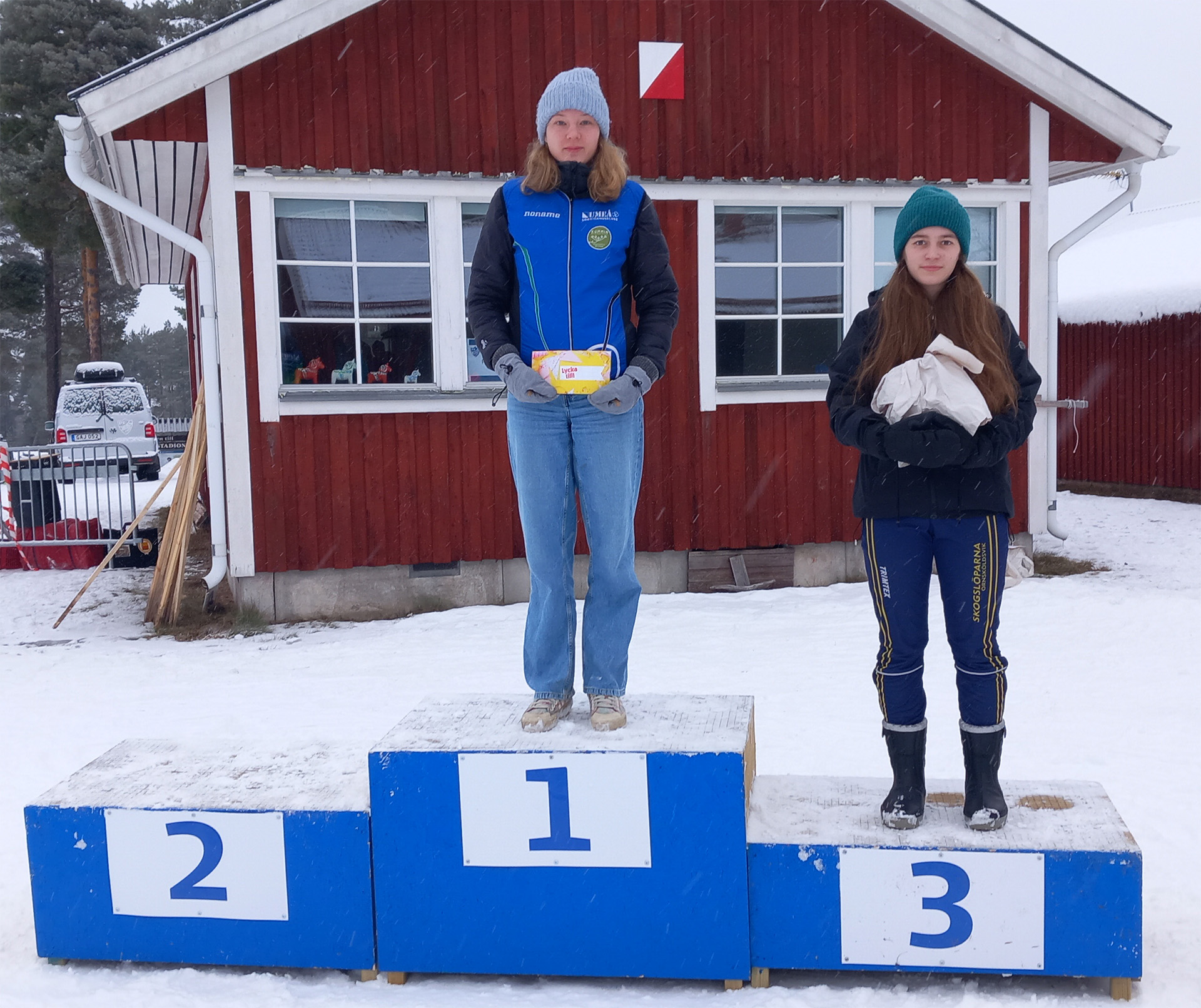 Maja Lundholm vann bägge dagarna i D18. Liv Pauler, Skogslöparna, blev trea på söndagen. Bild: Ulf Rask.
