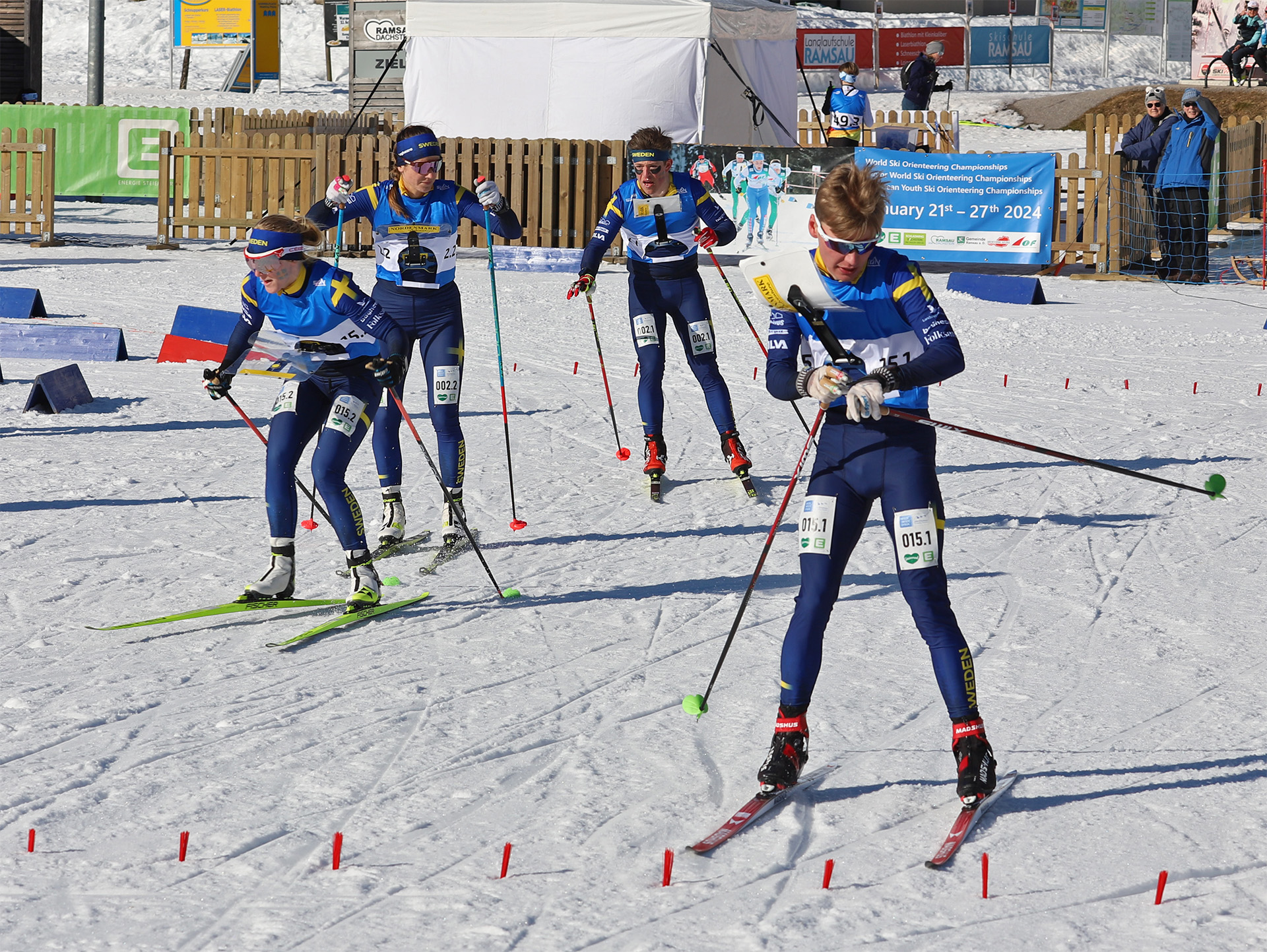 Växling efter första sträckan där Sveriges båda lag låg tillsammans Bild: Johan Trygg.